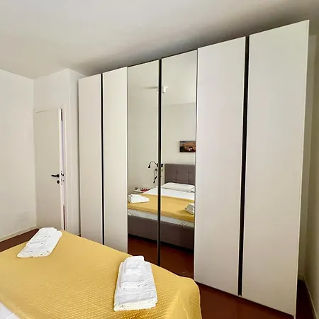View - 1 Bedroom - 4 Guests