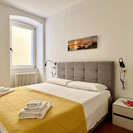 Apartment View - 1 Bedroom - 4 Guests *